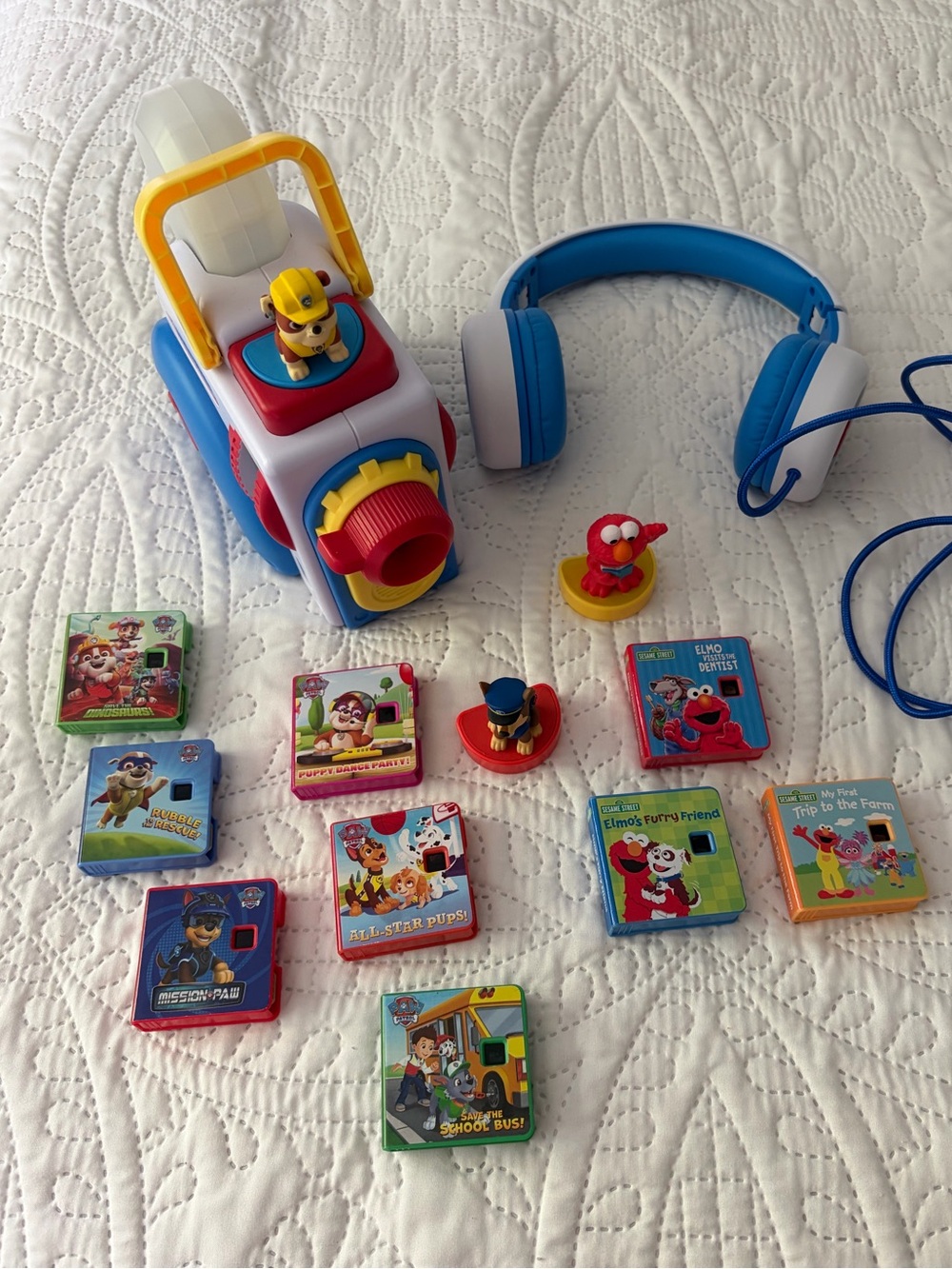Little Tikes Story Dream Machine Projector and Headphones for kids and toddlers